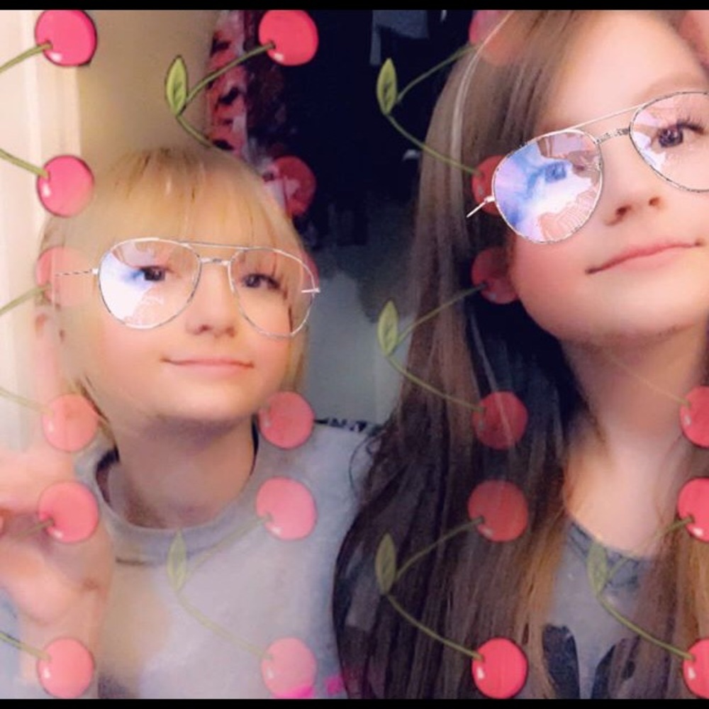 Meet your Posher, Tasina